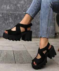 Brand new 🔥 BUTITI Black Thick Chunky Crisscross 🩴 Sandal - 👩 Women 🔥